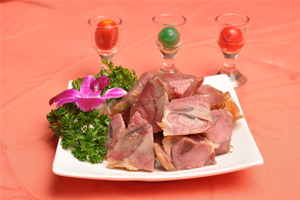 奥利弗 PK 曲鹏（中）