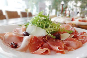 辛微 PK 大卫·比尔切斯（中）