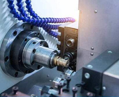 强激励下高层结构振动的自适应控制