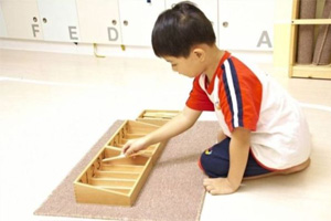 蒙台梭利听筒感官教学法