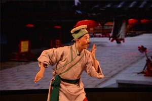 中国文联“到人民中去”主题活动 走进武警猎鹰突击队