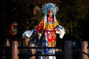 《CCTV空中剧院》现场直播2015重阳节京剧演唱会