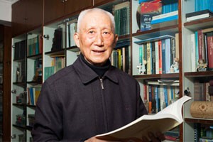 吴易风：业精于勤 行成于思