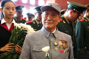 抗战老兵焦润坤：不忘使命 传承历史记忆