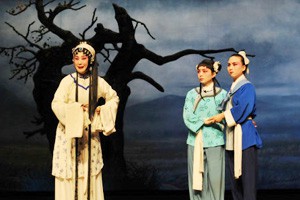 京剧电影《香莲案》拍摄杀青