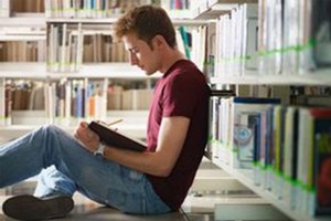 名词的直接修饰与动作关系修饰